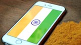 Trump avverte Apple sulla produzione in India: "ho vauto un piccolo problema con Tim Cook"