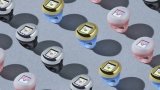 Tamagotchi diventa un anello: Bandai presenta il dispositivo pi&ugrave; piccolo della sua storia