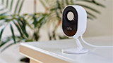 Arlo espande la gamma di videocamere di sicurezza domestiche con Essential Indoor Camera
