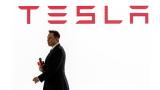 Una statua di Elon Musk di 10 metri e da 600 mila dollari è stata recapitata nella sede di Tesla ad Austin
