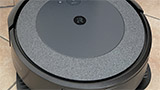 iRobot Roomba i3+: il piccolo robot che pulisce (e si pulisce) da solo