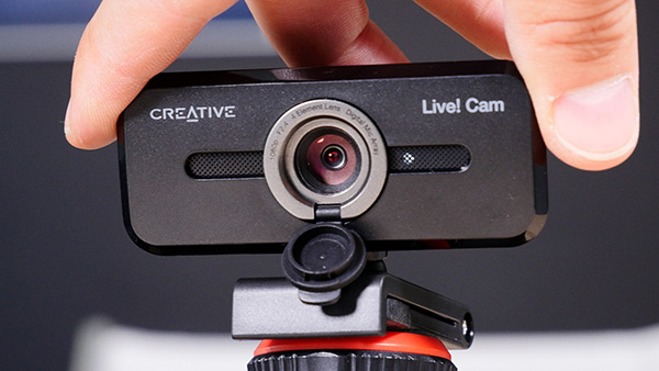 Creative Live! CAM Sync 1080p V2 webcam orientabile