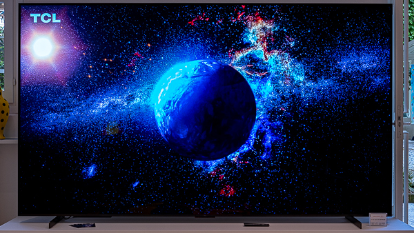 nuovo TV TCL X95 da 115 pollici