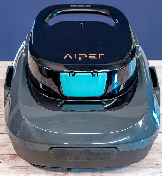 Aiper Scuba SE: il robot che pulisce la piscina al posto tuo 