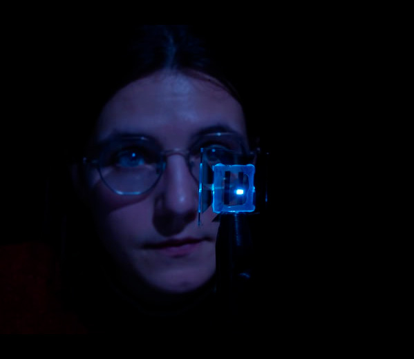 Michigan Engineering Stable, deep blue tandem phosphorescent organic light-emitting diode enabled by the double-sided polariton-enhanced Purcell effect.