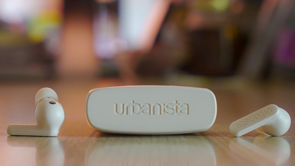 Urbanista Phoenix Cuffie Bluetooth true wireless stereo a ricarica solare recensione